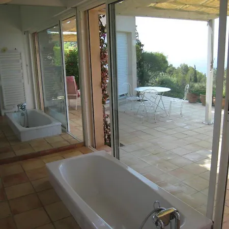 Cavalaire-sur-mer, 2 Pieces, 4 Personnes - Fr-1-100-202 Villa